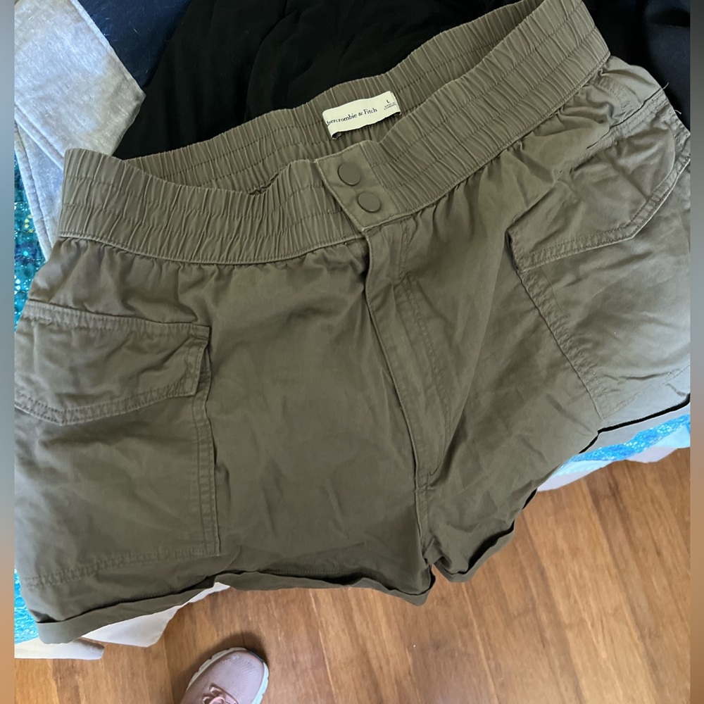 Abercrombie Cargo shorts women